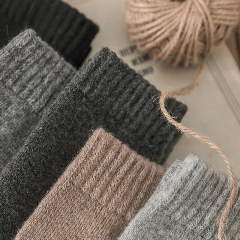 5 pairs men's and women's mid-tube thickened and velvet solid color wool socks