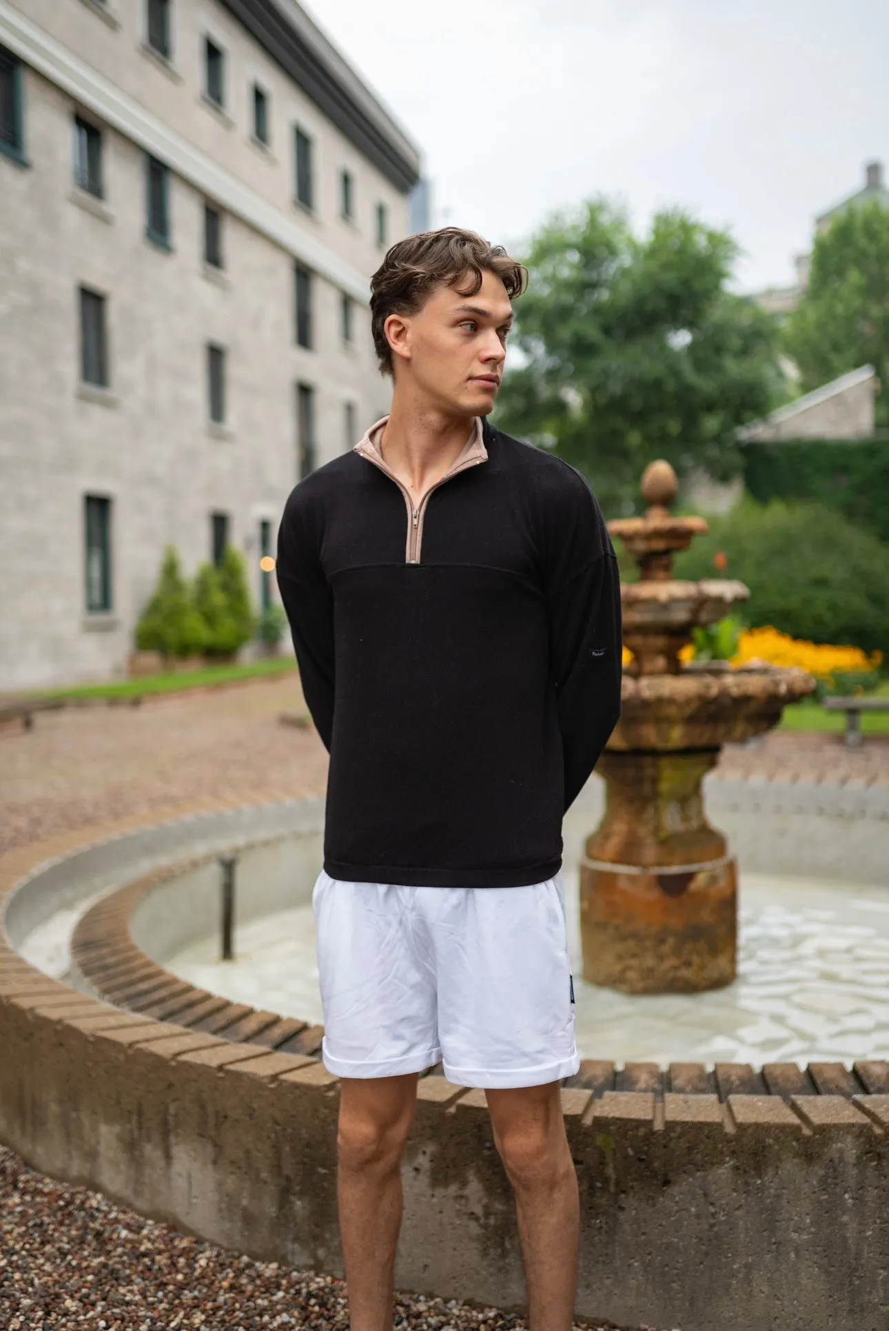 BLACK SOFT ZIP-UP - HUG