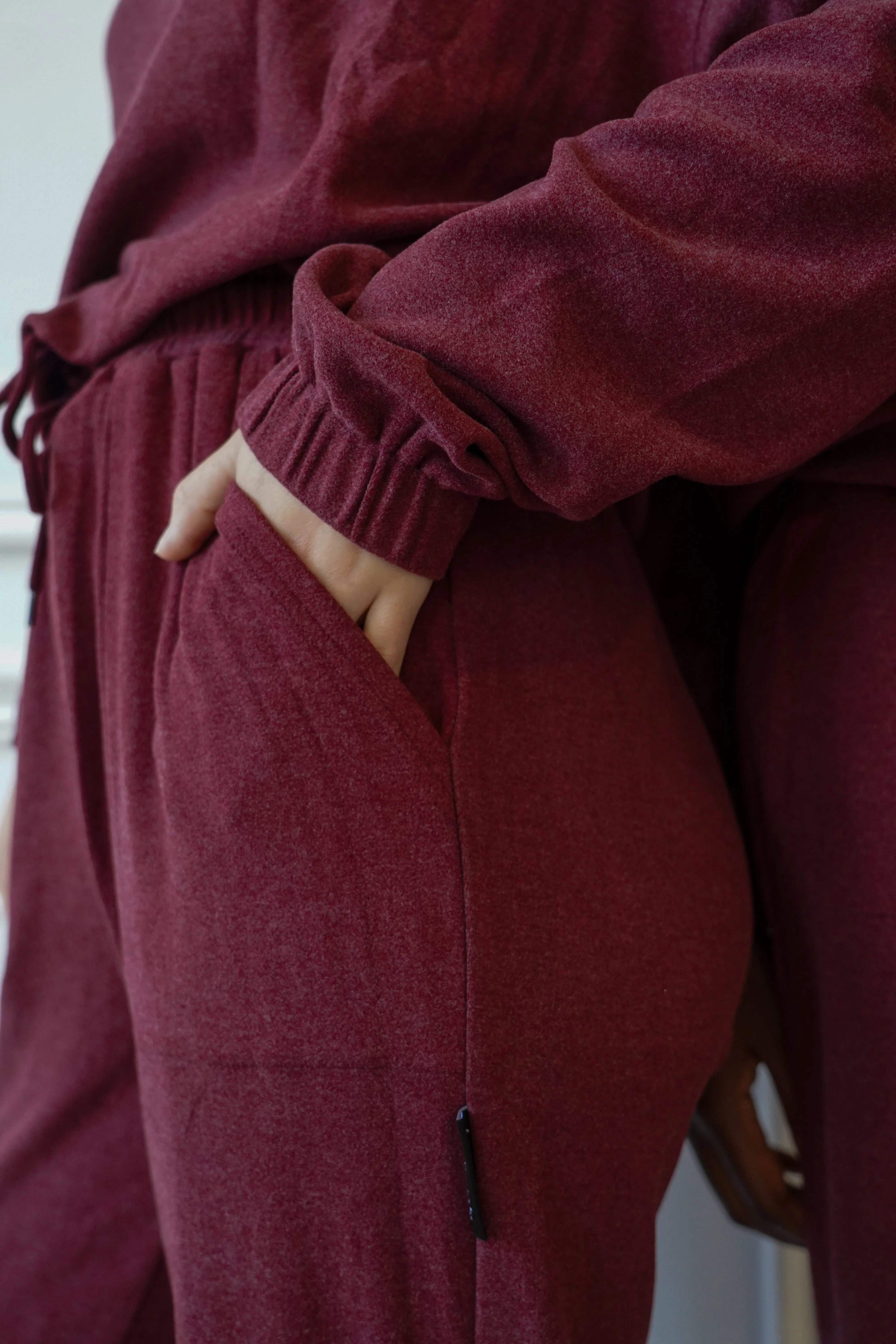 BURGUNDY SOFT PANTS - HUG
