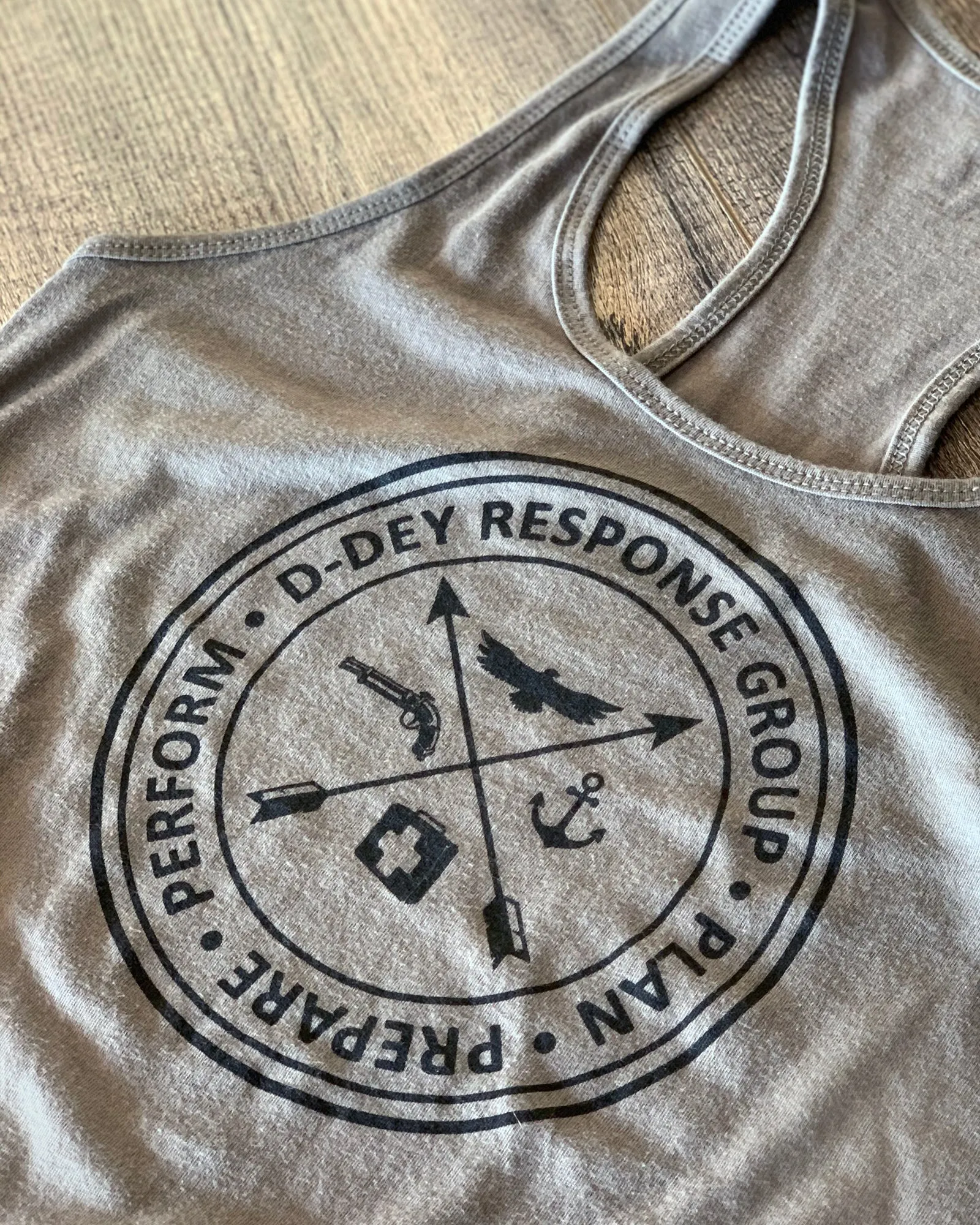 D-Dey Warm Gray Circle and Arrows Women's Tank Top, Soft, Comfortable and Pre-Shrunk
