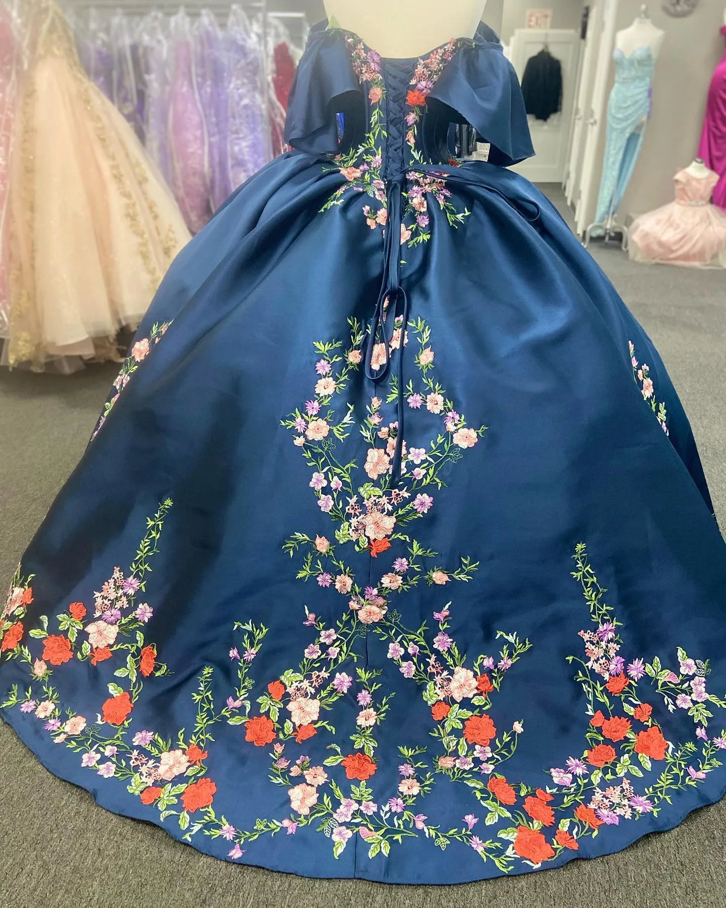 Off Shoulder Navy Embroidery Flower Wedding Dress with Sweep Train Princess Evening Gowns sew1094