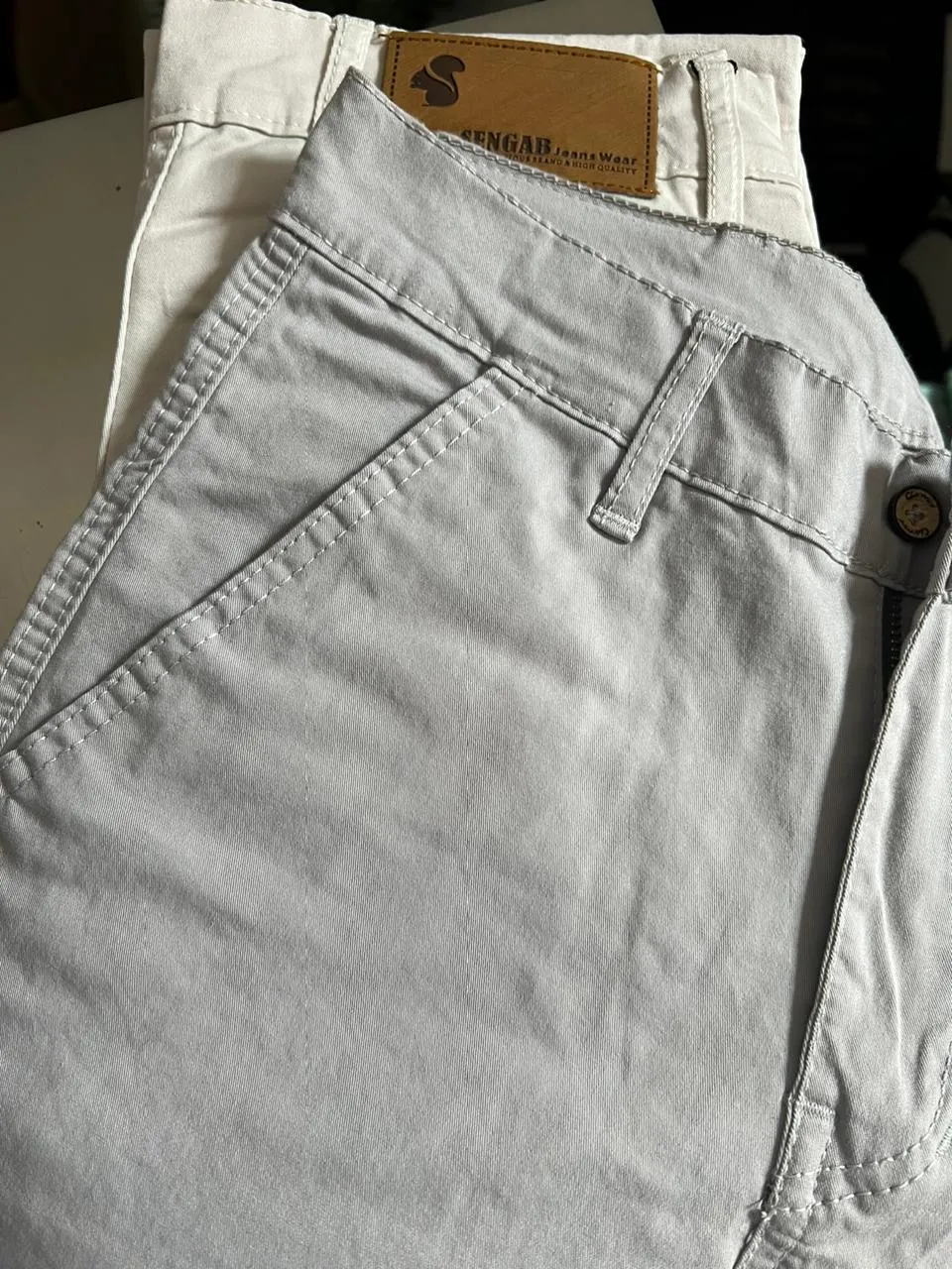 Soft gabardine Pants .
