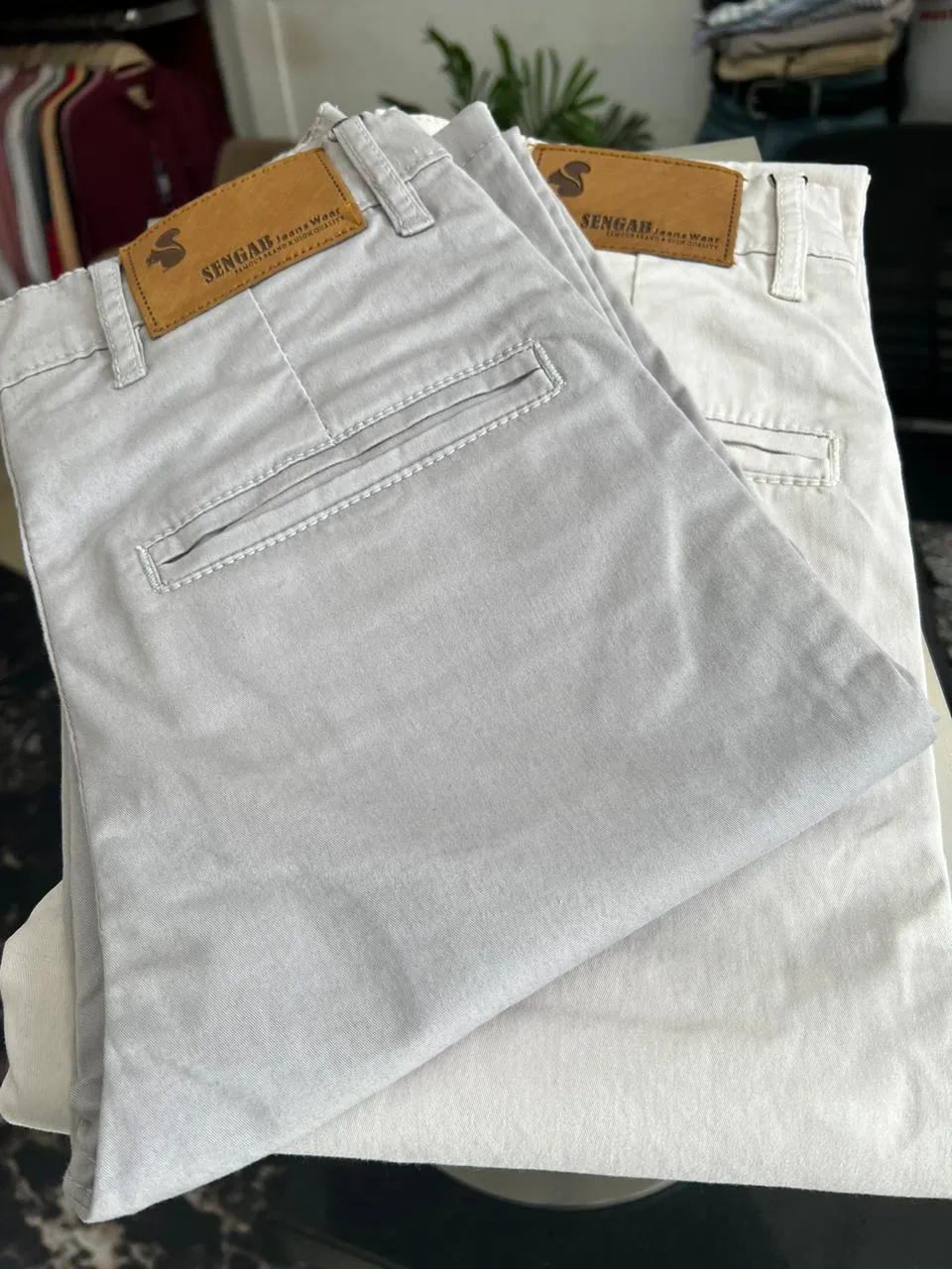 Soft gabardine Pants .